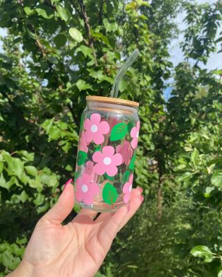 Naše skvělá sklenička Flowers, 20% sleva s kódem SLEVA20 do 20.2.2025!